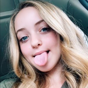 Meet your Posher, Lucy